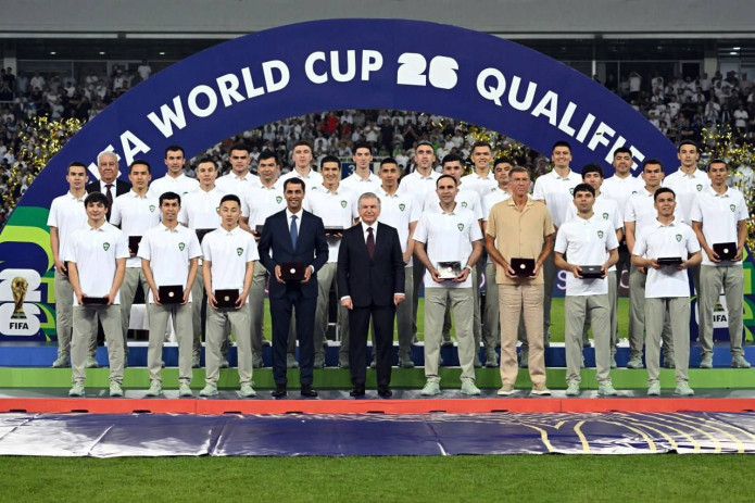 Shavkat Mirziyoyev “Bunyodkor” stadioniga tashrif buyurib, futbol bo‘yicha O‘zbekiston milliy terma jamoasi o‘yinini tomosha qildi