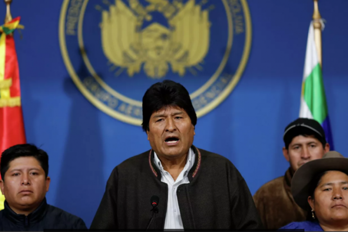 Президент Боливии Эво Моралес добровольно сложил полномочия