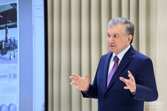 Президент раскритиковал ситуацию с обслуживанием домов в Ташкентской области
