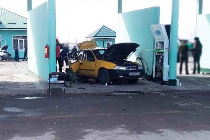 Стала известна причина взрыва автомобиля на заправке в Андижане
