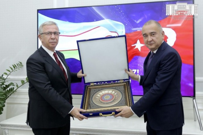 Ташкент и Анкара подписали меморандум об установлении братских связей