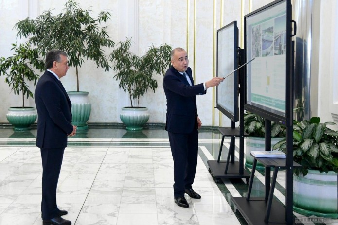 Президент ознакомился новыми строительными и социальными проектами в Ташкенте