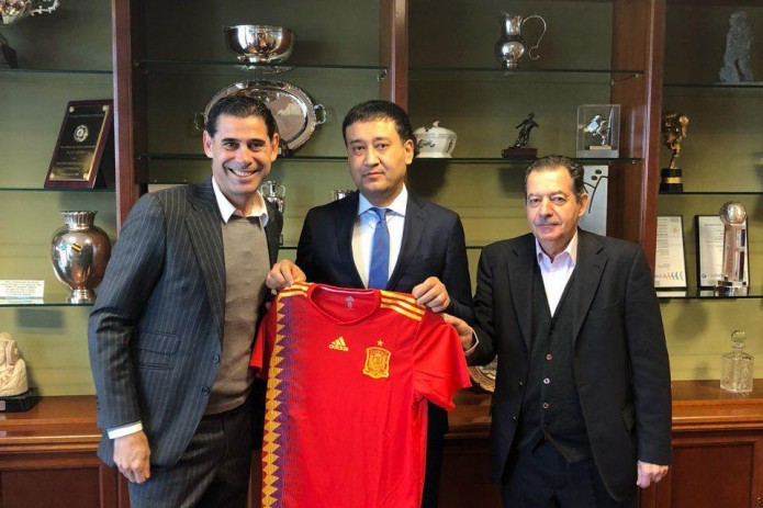 Умид Ахмаджонов встретился с руководителями Федерации футбола Испании
