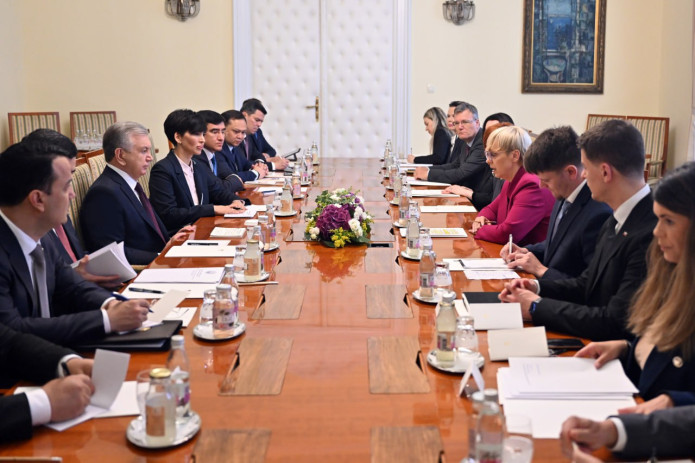 Shavkat Mirziyoyev va Natasha Pirs Musar tor doirada va rasmiy delegatsiyalar ishtirokida muzokaralar o'tkazdi