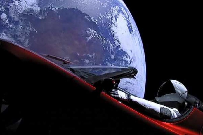 Автомобиль Илона Маска полетел в космос
