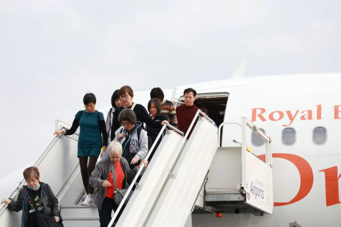 Toshkentga Singapurdan sayyohlar bilan birinchi charter reys yetib keldi