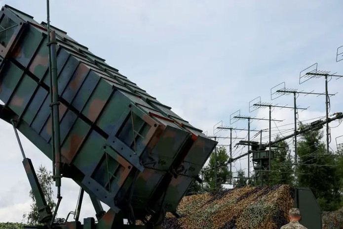 FT: Rossiya Patriot tizimlaridan qochish uchun raketalarini o'zgartirdi