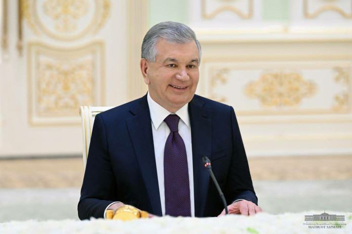 Prezident akademik Tohir Oripovni unvon bilan taqdirladi