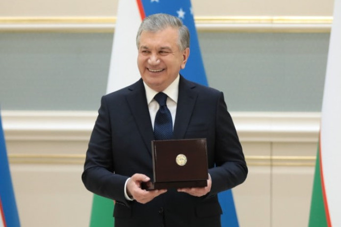 Prezident Shavkat Mirziyoyev bir guruh harbiy xizmatchilar va huquqni muhofaza qilish organlari xodimlarini taqdirladi