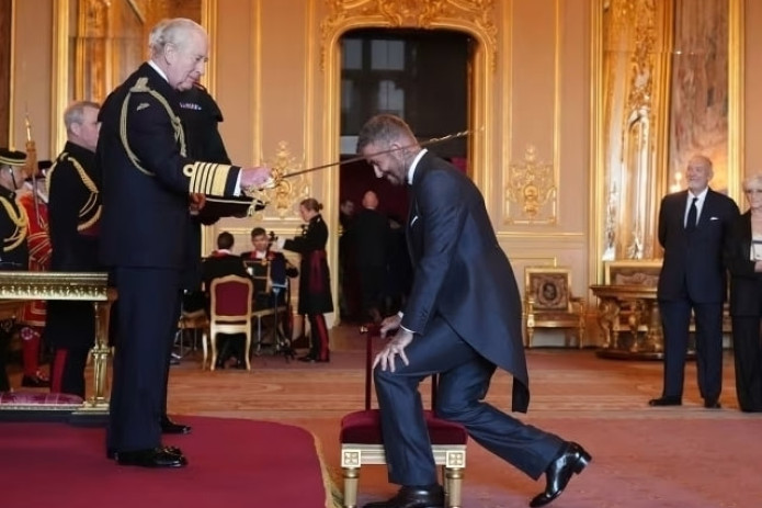 Devid Bekxem risarlik unvonini oldi