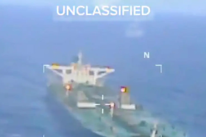 Rossiya suv osti kemasi AQSh tomonidan kuzatilayotgan tankerga hamrohlik qilmoqda