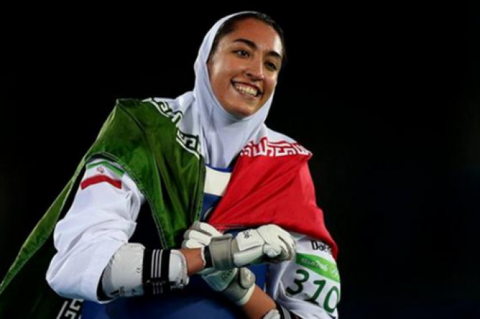 Единственная иранская олимпийская медалистка покинула страну