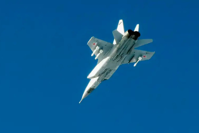 "FSB" MiG-31 qiruvchi samolyotini olib qochishga urinishning oldini olganini da'vo qilmoqda.