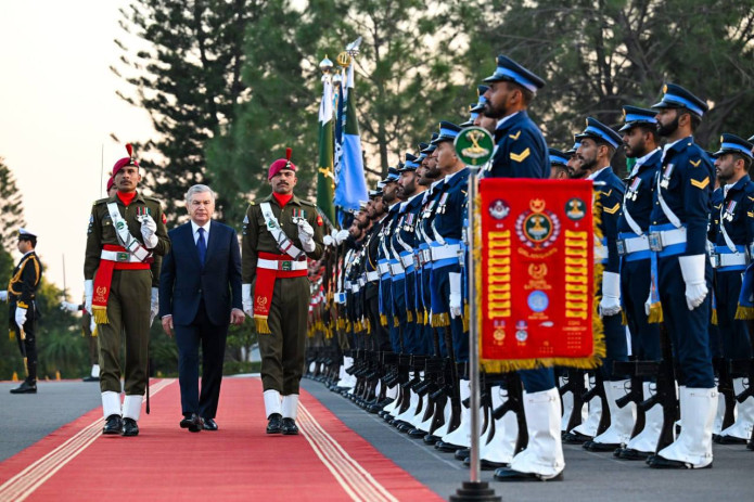 Oʻzbekiston Prezidentini tantanali kutib olish marosimi boʻlib oʻtdi