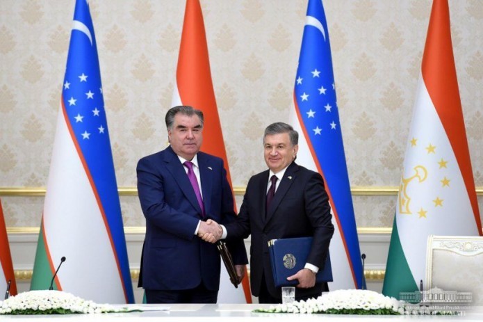 Узбекистан ратифицировал договор о стратегическом партнерстве с Таджикистаном
