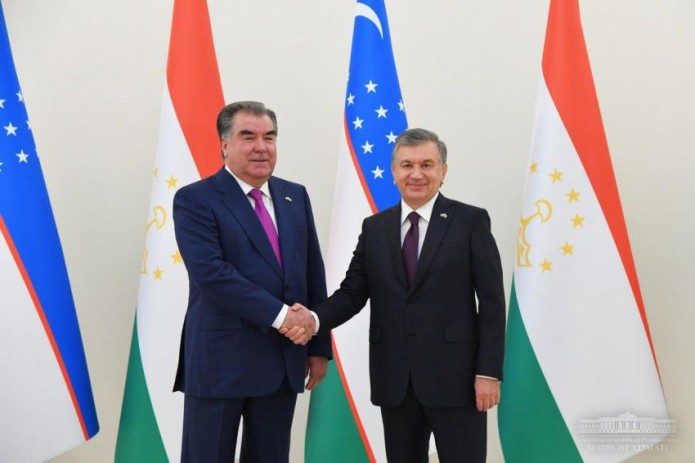 Началась встреча Президентов Узбекистана и Таджикистана в узком формате