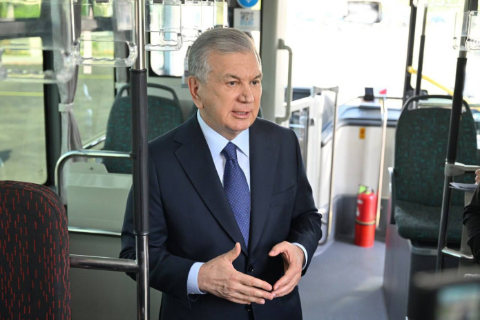 Shavkat Mirziyoyev Xorazm viloyatida transport xizmatlarini rivojlantirish bo‘yicha olib borilayotgan ishlar bilan tanishdi