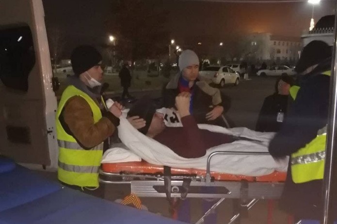Узбекского мигранта, упавшего с высотного здания во время работы в России, доставили на родину