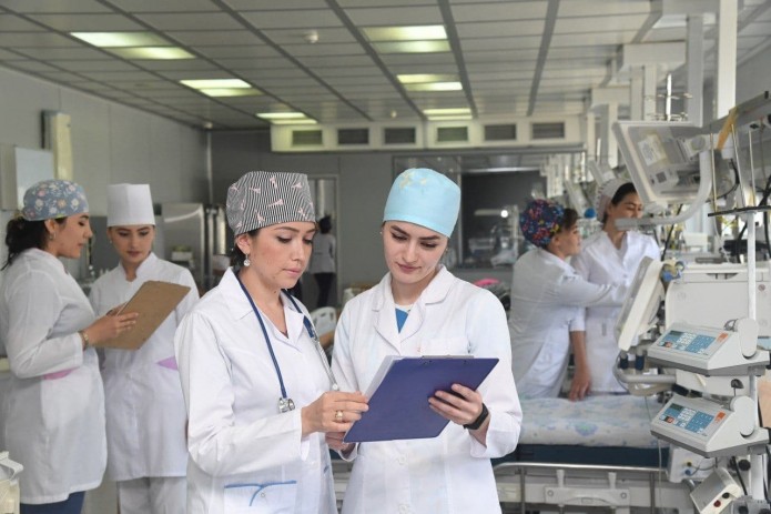 В этом году зарплата медиков увеличится минимум на 10%
