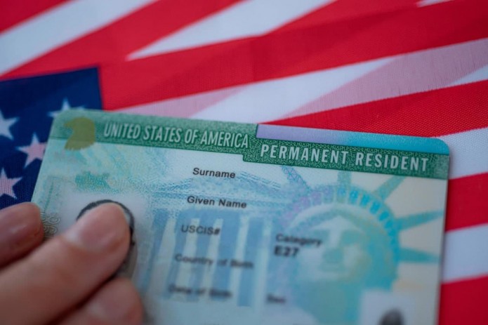 AQShga ko‘chib ketish imkonini beruvchi Green-card dasturida kimlar ishtirok eta olmaydi?