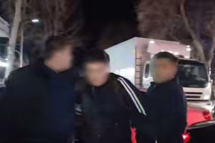 Surxondaryoda tanish ayolning jinsiy aloqadagi videosini tarqatmaslik uchun $6 ming talab qilingan erkak ushlandi