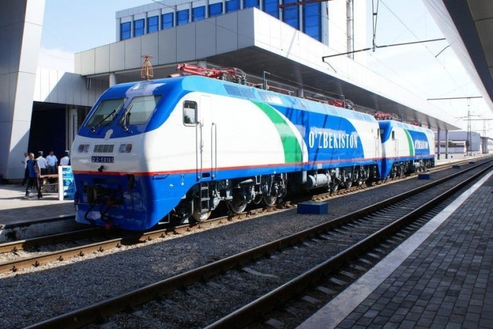 Из-за аномально жаркой погоды в Узбекистане поезда могут задерживаться на пунктах назначения