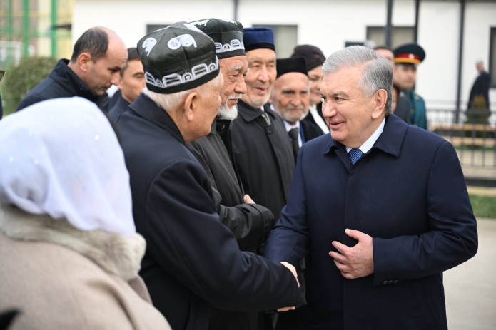 Prezident mahalladagi bunyodkorlik bilan tanishdi