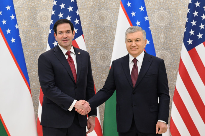 Prezident va AQSh Davlat kotibi strategik sheriklikni yanada rivojlantirishning ustuvor yoʻnalishlarini muhokama qilishdi