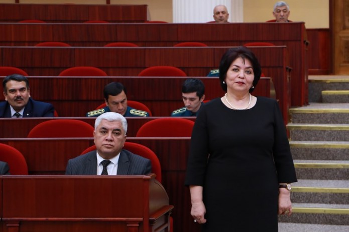 Парламент Узбекистана одобрил уполномоченного по правам ребенка