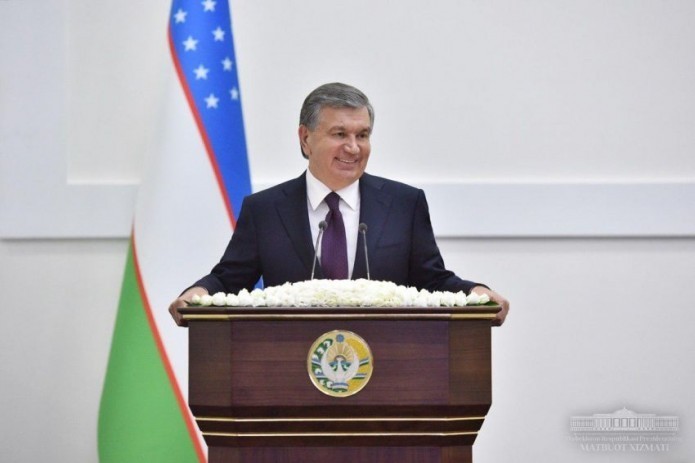 Президент Шавкат Мирзиёев поздравил работников печати и СМИ