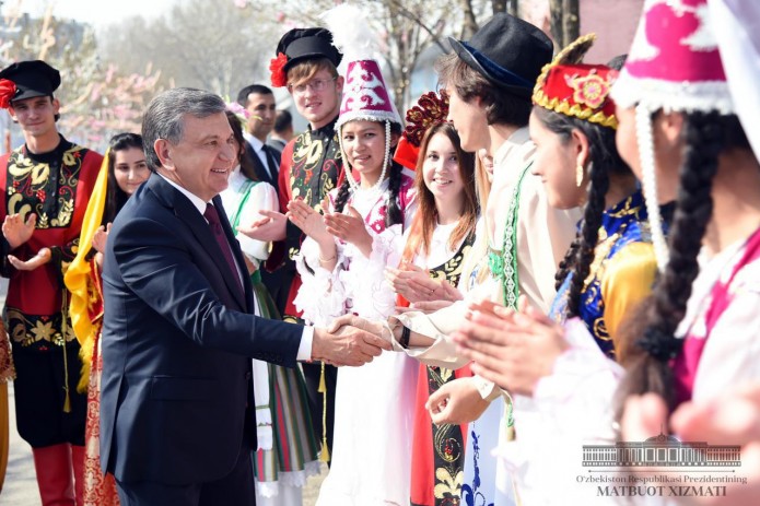 Шавкат Мирзиёев поздравил народ Узбекистана с праздником Навруз