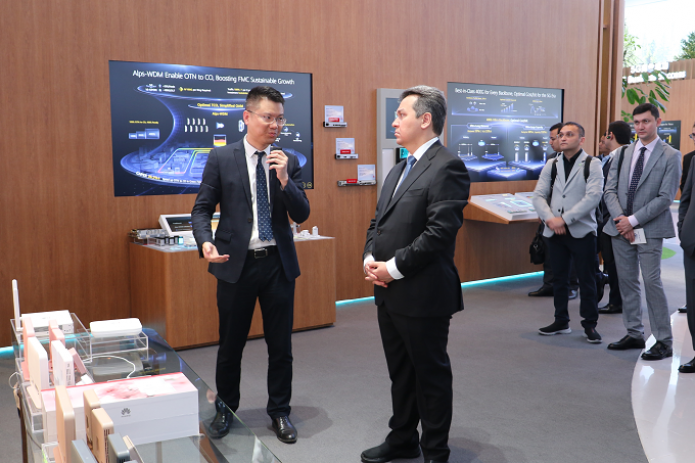 Делегация Министерства цифровых технологий Узбекистана посетила штаб-квартиру Huawei
