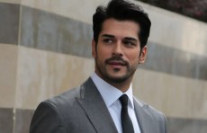 Taniqli turk aktyori Burak Oʼzchivit O'zbekistonga keladi