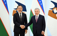 Prezident Yevroosiyo iqtisodiy komissiyasi Hayʼati raisini qabul qildi