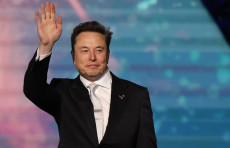 10 yil ichida Oyda shaharlar paydo bo‘ladi, Marsda esa bir necha o‘n yillikdan keyin — Ilon Mask