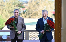 Shavkat Mirziyoyev va Gurbanguli Berdimuhamedov Islom Karimov xotirasiga hurmat ko‘rsatdi (foto)