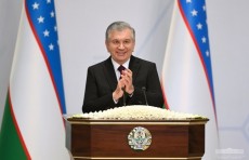 Президент Узбекистана наградил группу журналистов и блогеров госнаградами