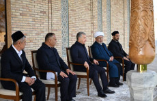 Prezident Shavkat Mirziyoyev Mahdumi A’zam majmuasida amalga oshirilayotgan rekonstruksiya ishlari bilan tanishdi