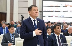 Amanbay Orinbayev Qoraqalpog'iston Jo‘qorg‘i Kengesi Raisi lavozimiga saylandi