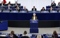 Fon der Lyayen Yevropa Ittifoqini moliyaviy bozorlarini tezda isloh qilishga chaqirdi