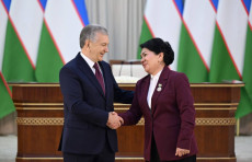 Tibbiyot va farmatsevtika sohasi fidoyilari sharaflandi