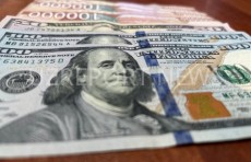 Dollar kursi tushdi, rubl ko‘tarildi