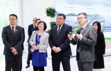 O‘zbekiston energetika vaziri Huawei kompaniyasining bosh ofisiga tashrif buyurdi