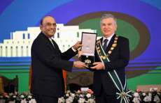Oʻzbekiston Prezidentiga oliy davlat mukofoti – “Nishoni Pokiston” ordeni topshirildi