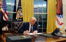 AQSh hukumatining rekord darajadagi shatdauni yakunlandi.