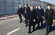 Shavkat Mirziyoyev Samarqand shahrining Bo‘stonsaroy va Rudakiy ko‘chalari kesishmasida qurilgan tunnelni borib ko‘rdi