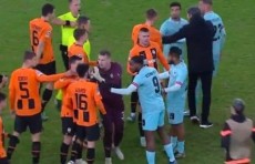 Chempionlar ligasi guruh bosqichidagi o'yinda futbolchilar o‘rtasida mushtlashuv kelib chiqdi