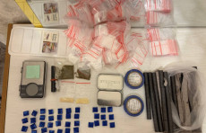 Kuryerlik jo‘natmalari orqali 1 kg.ga yaqin "gashish" giyohvandlik vositasi yuborilgani fosh qilindi