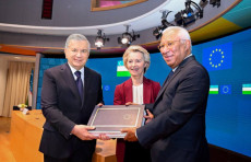 O‘zbekiston va YI yetakchilari ikki tomonlama munosabatlar yangi, strategik darajaga ko‘tarilganini olqishladilar