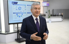 Shavkat Mirziyoyev Qarshi davlat universitetida ham boʻlib, bu yerda yaratilgan sharoitlar bilan tanishdi